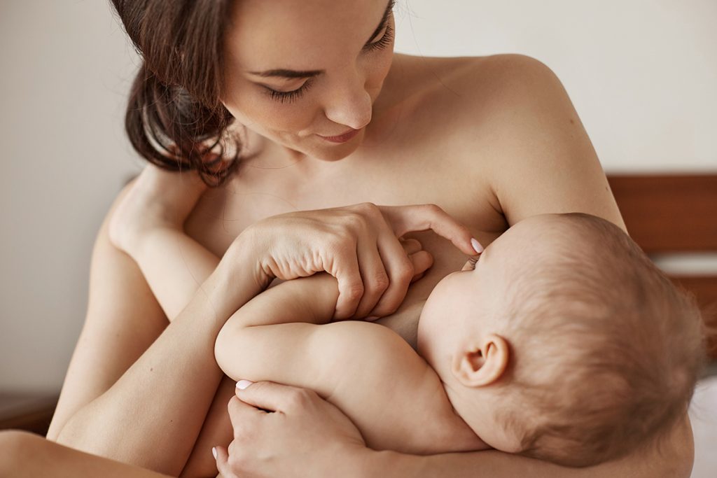 Você está visualizando atualmente As mamas voltam ao normal após o parto?
